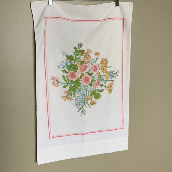Vintage Other - Vintage Tastemakers floral standard pillowcase